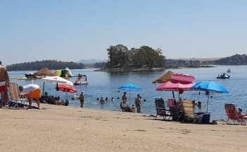 Playa Del Pantano De Orellana La Vieja