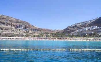 Playa de Amadores